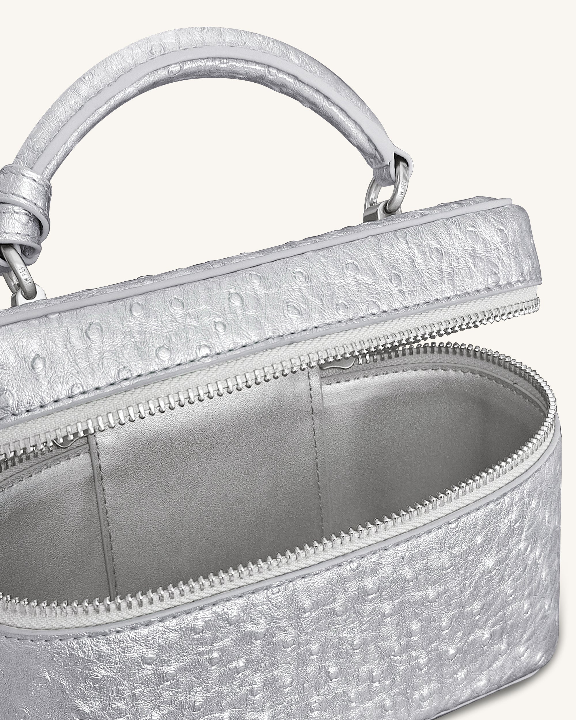 Cleo Faux Ostrich Texture Box Shape Top Handle Bag - Silver - Image 4