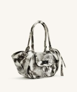 Alternative view of Zoey Pockets Shoulder Bag - White